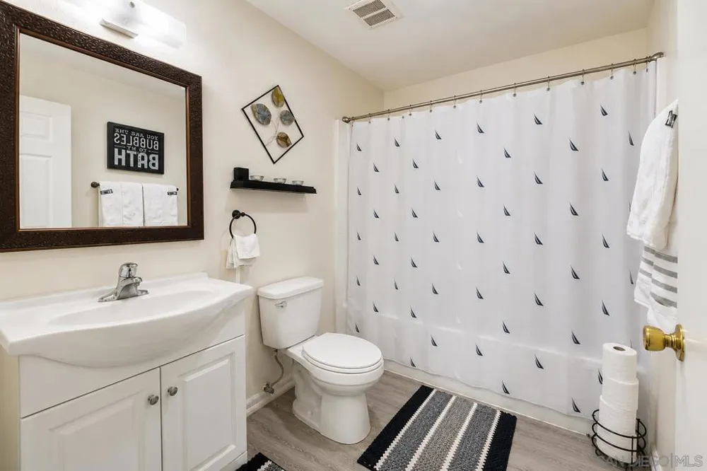 9941 Woodpark Santee, CA 92071