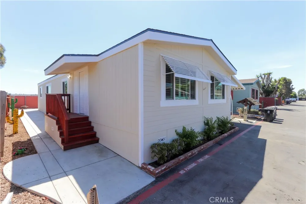 7051 Ellis Avenue #40 Huntington Beach, CA 92648
