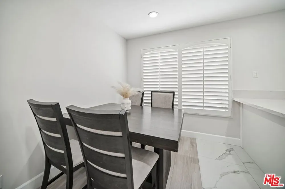 7714 Via Sorrento #22 Burbank, CA 91504