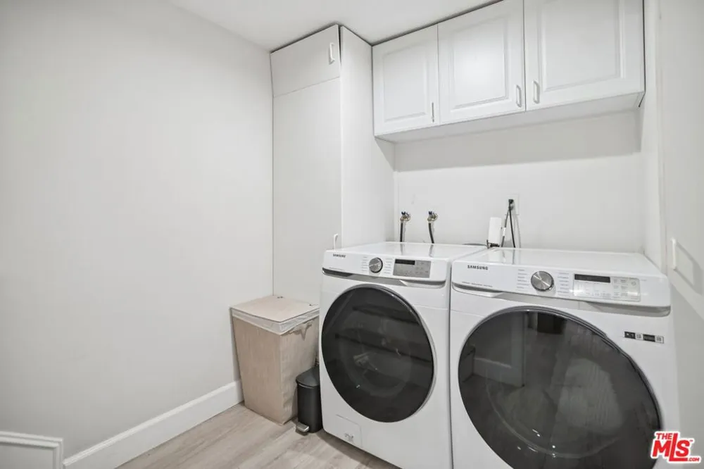 7714 Via Sorrento #22 Burbank, CA 91504