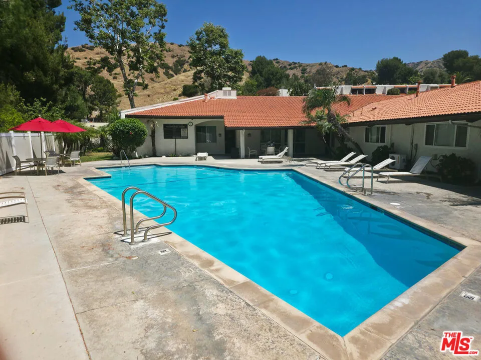 7714 Via Sorrento #22 Burbank, CA 91504