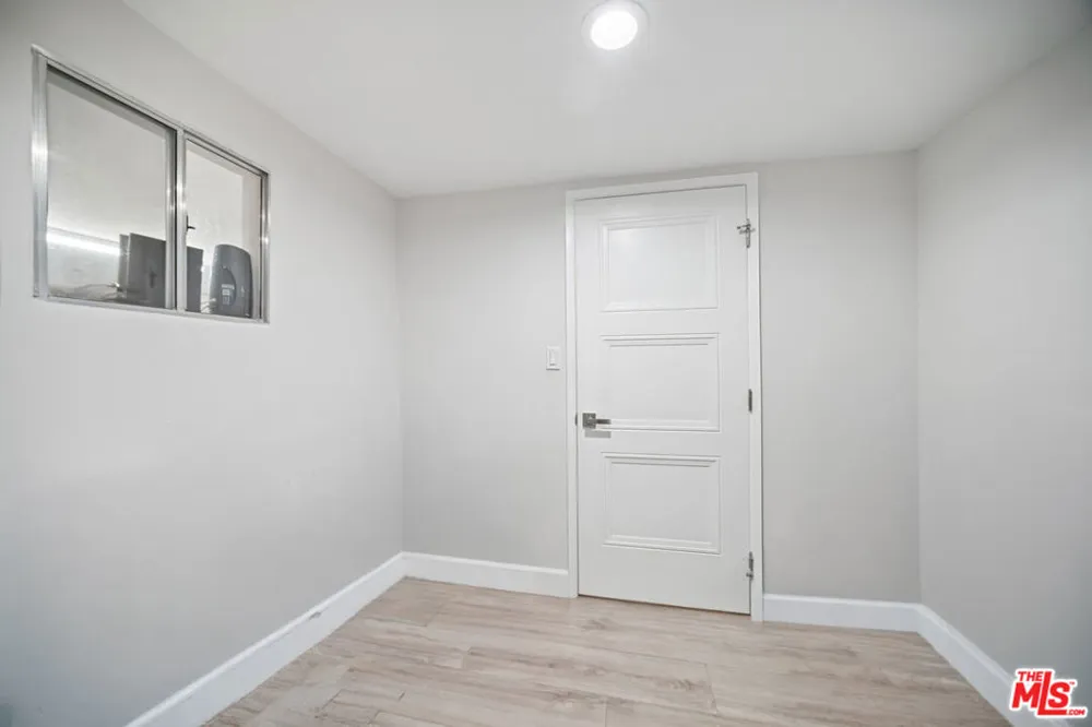 7714 Via Sorrento #22 Burbank, CA 91504