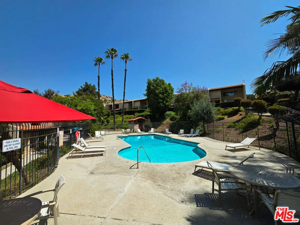 7714 Via Sorrento #22 Burbank, CA 91504