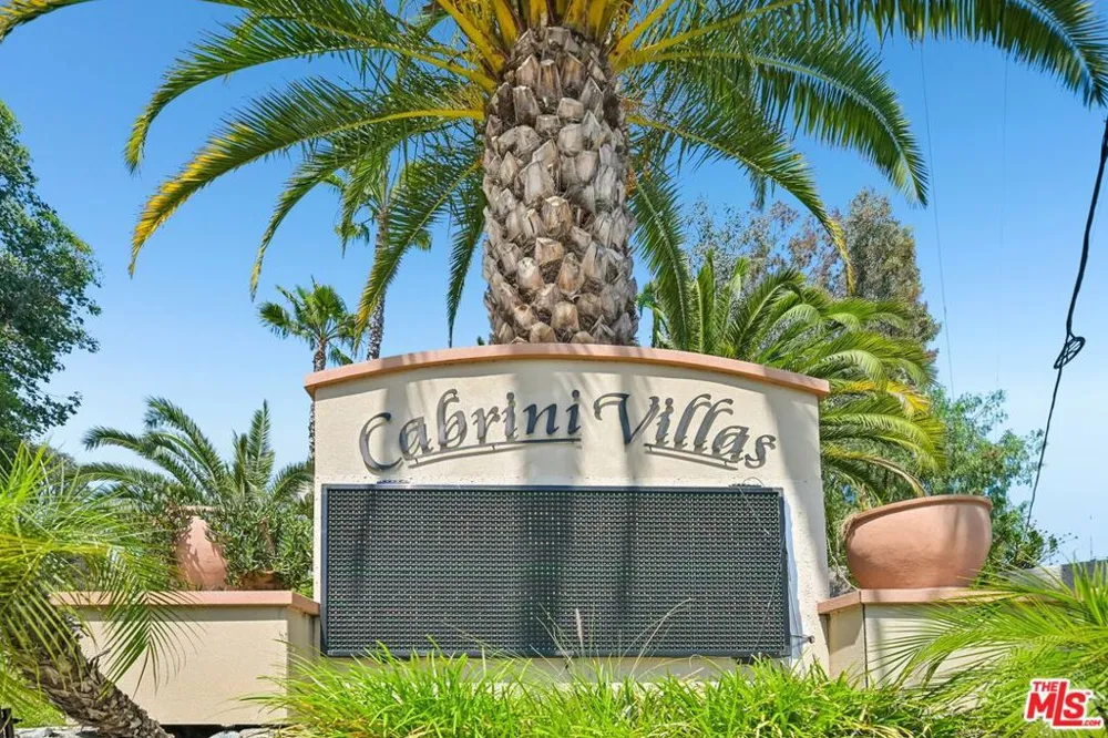 7714 Via Sorrento #22 Burbank, CA 91504