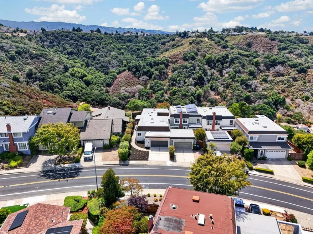 2428 Hastings Drive Belmont, CA 94002