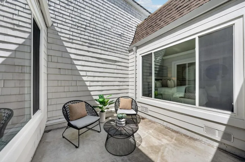 2428 Hastings Drive Belmont, CA 94002