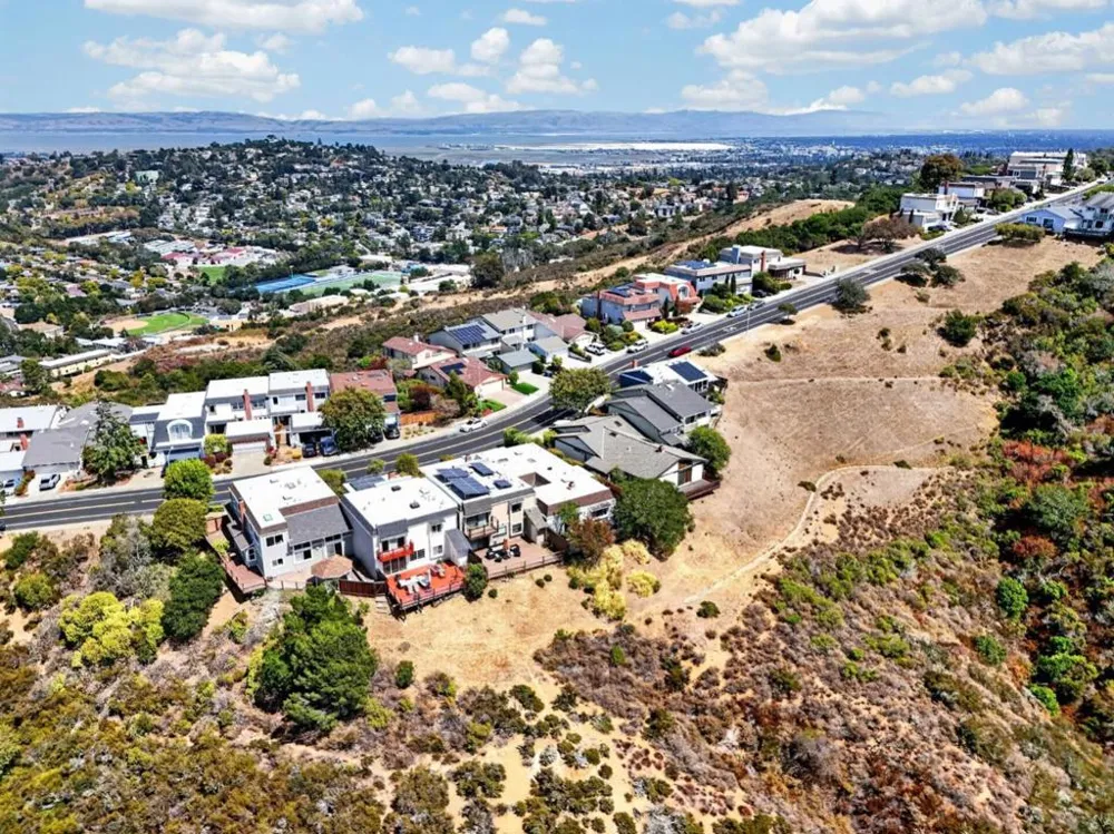 2428 Hastings Drive Belmont, CA 94002