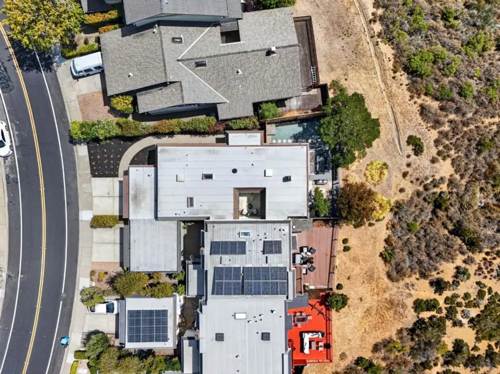 2428 Hastings Drive Belmont, CA 94002