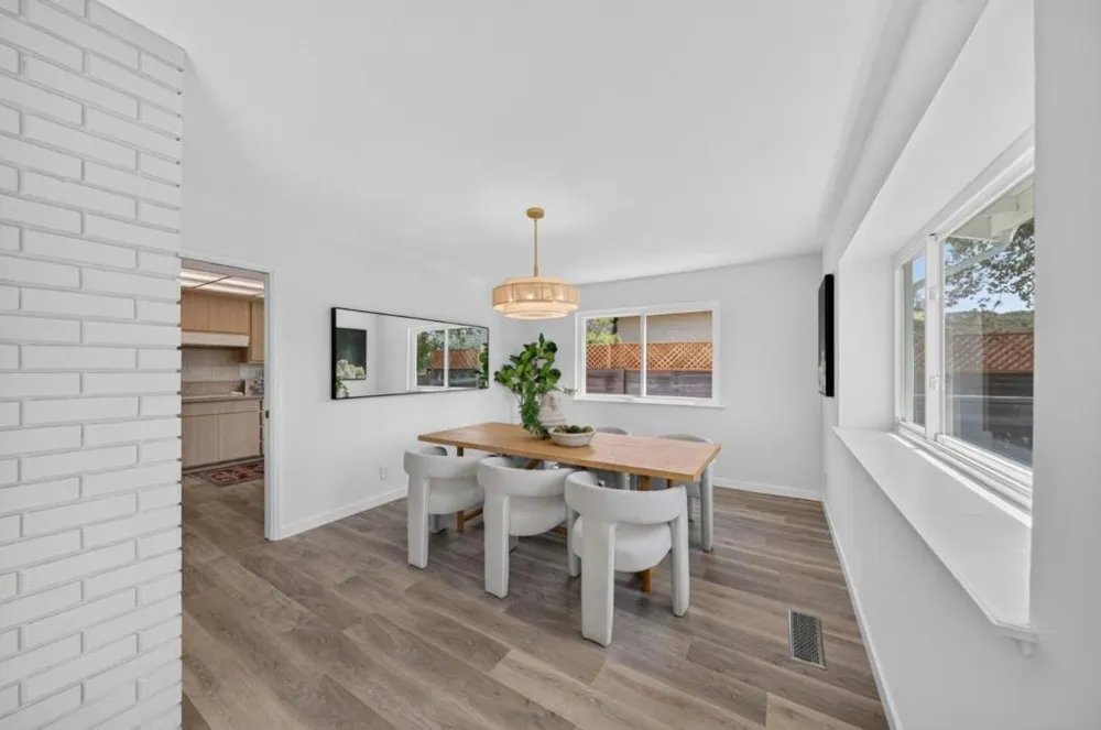2428 Hastings Drive Belmont, CA 94002