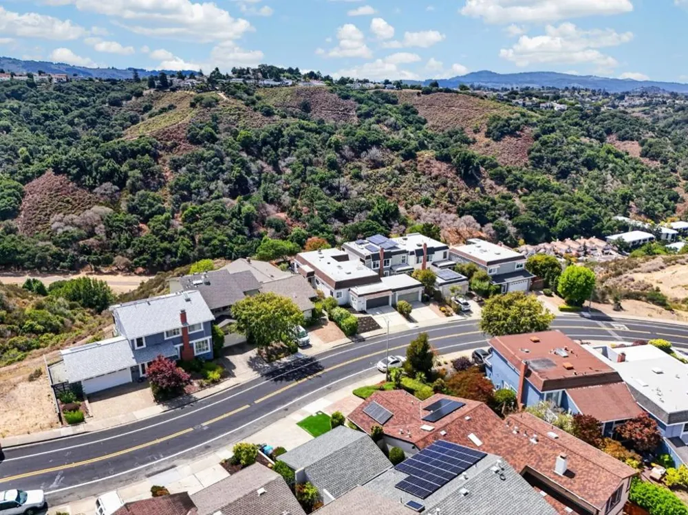 2428 Hastings Drive Belmont, CA 94002