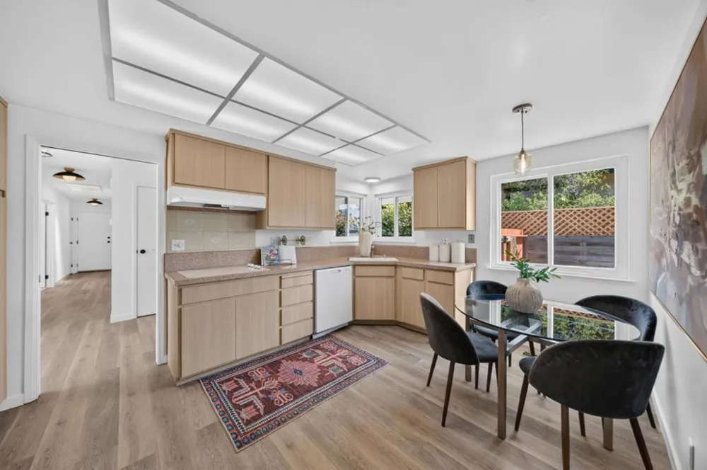 2428 Hastings Drive Belmont, CA 94002