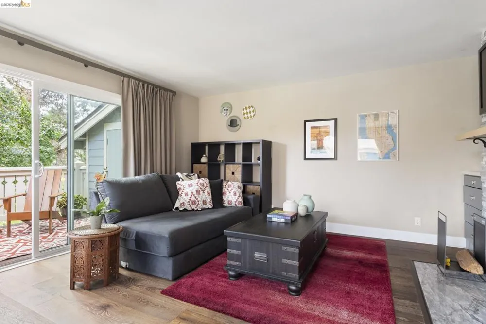 122 Lakeshore Ct Richmond, CA 94804