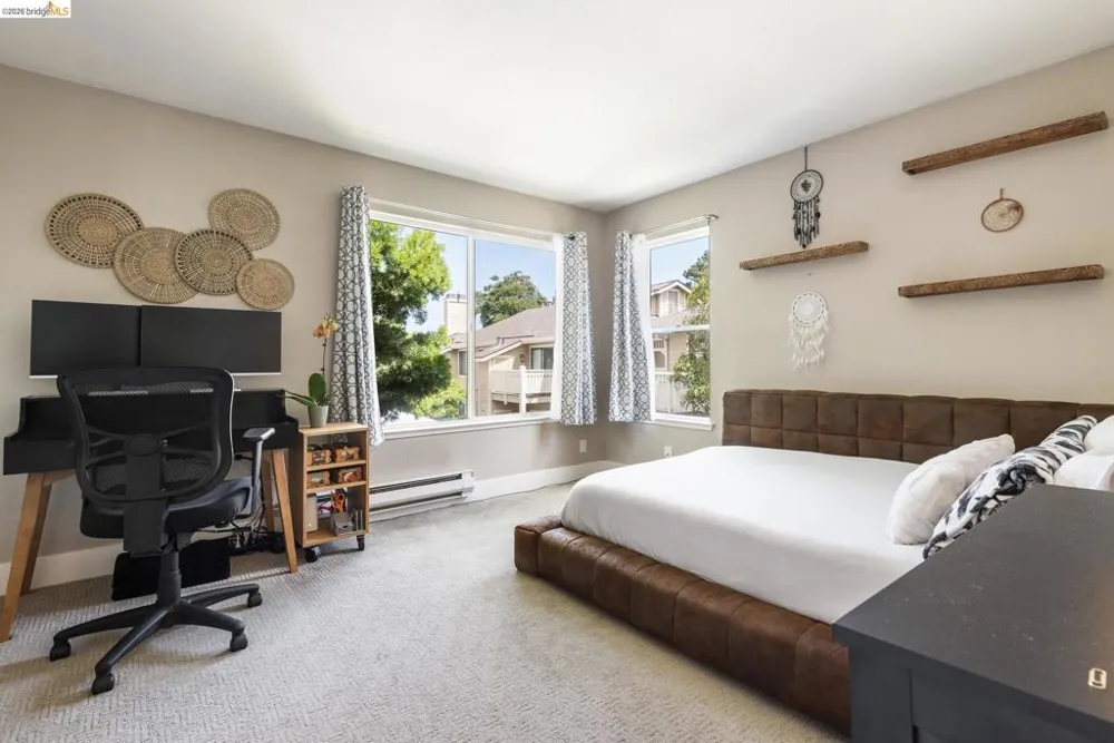 122 Lakeshore Ct Richmond, CA 94804