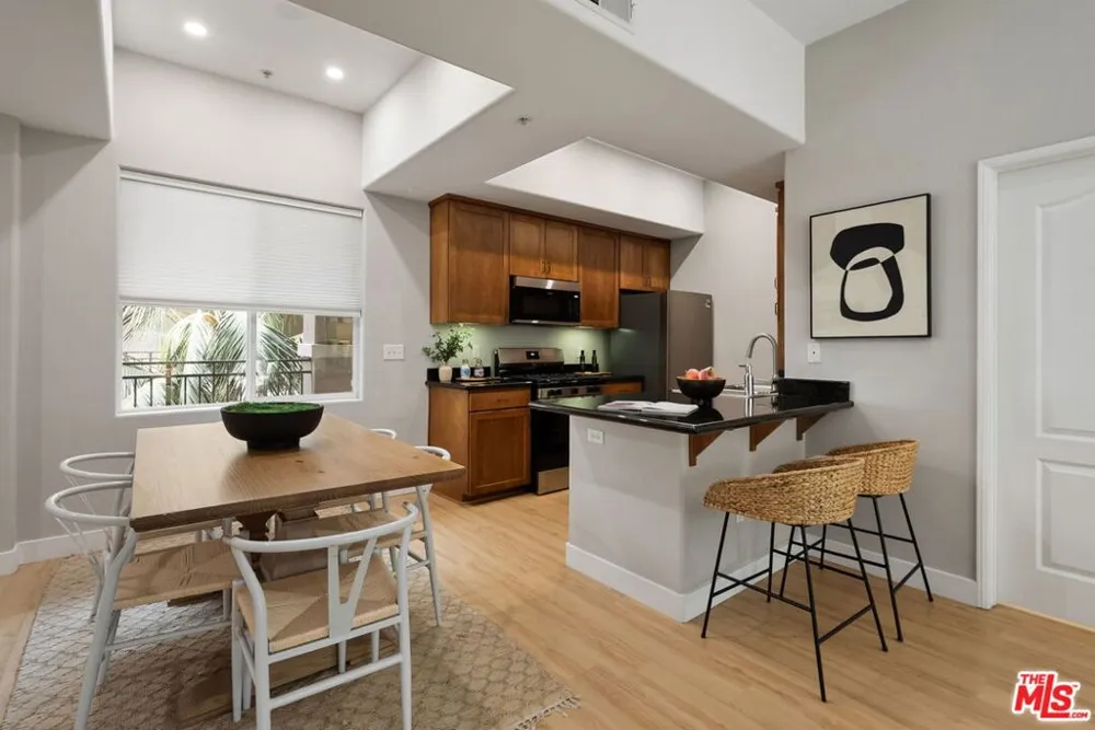 4060 Glencoe Avenue #307 Marina del Rey, CA 90292