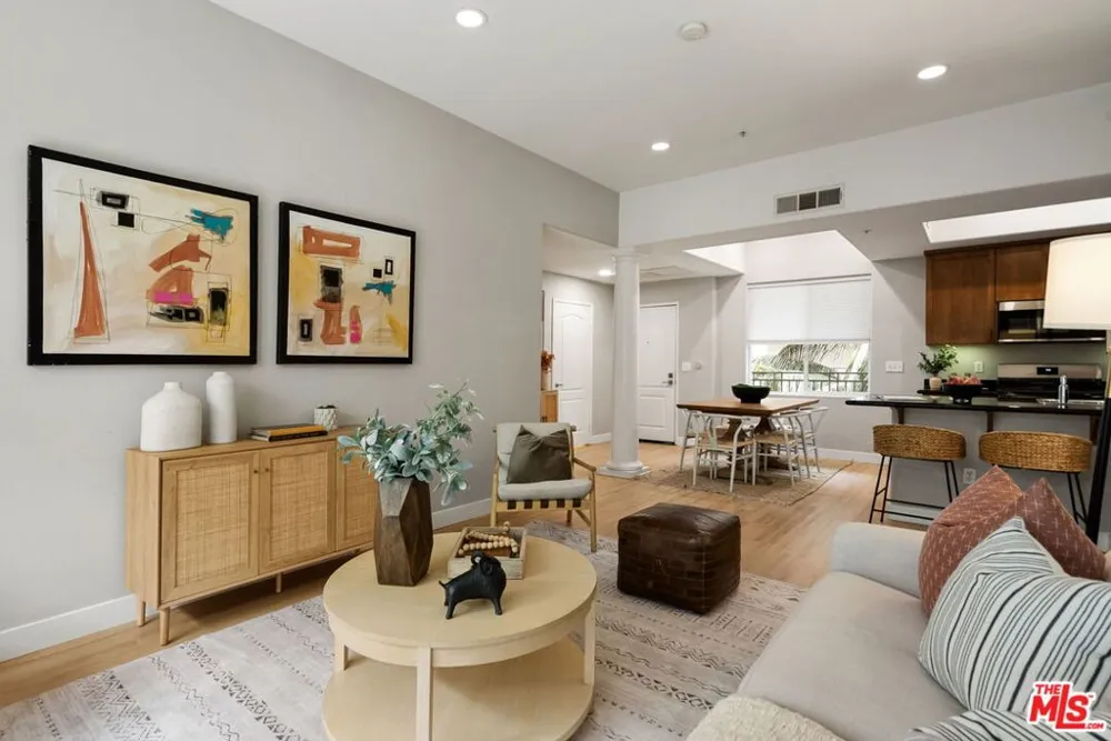 4060 Glencoe Avenue #307 Marina del Rey, CA 90292
