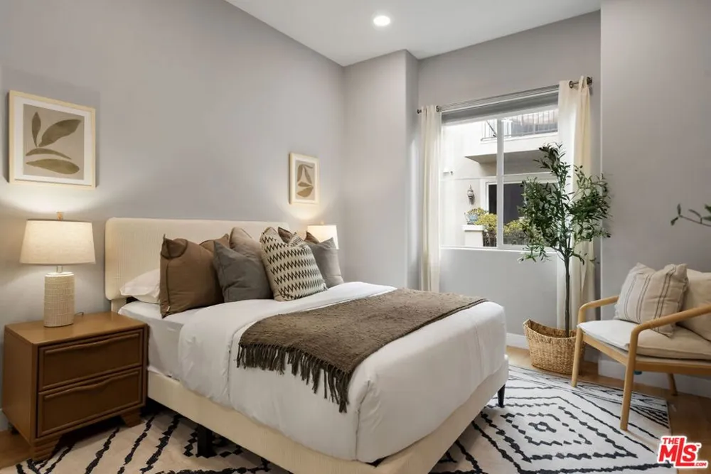 4060 Glencoe Avenue #307 Marina del Rey, CA 90292