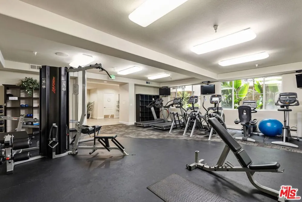 4060 Glencoe Avenue #307 Marina del Rey, CA 90292