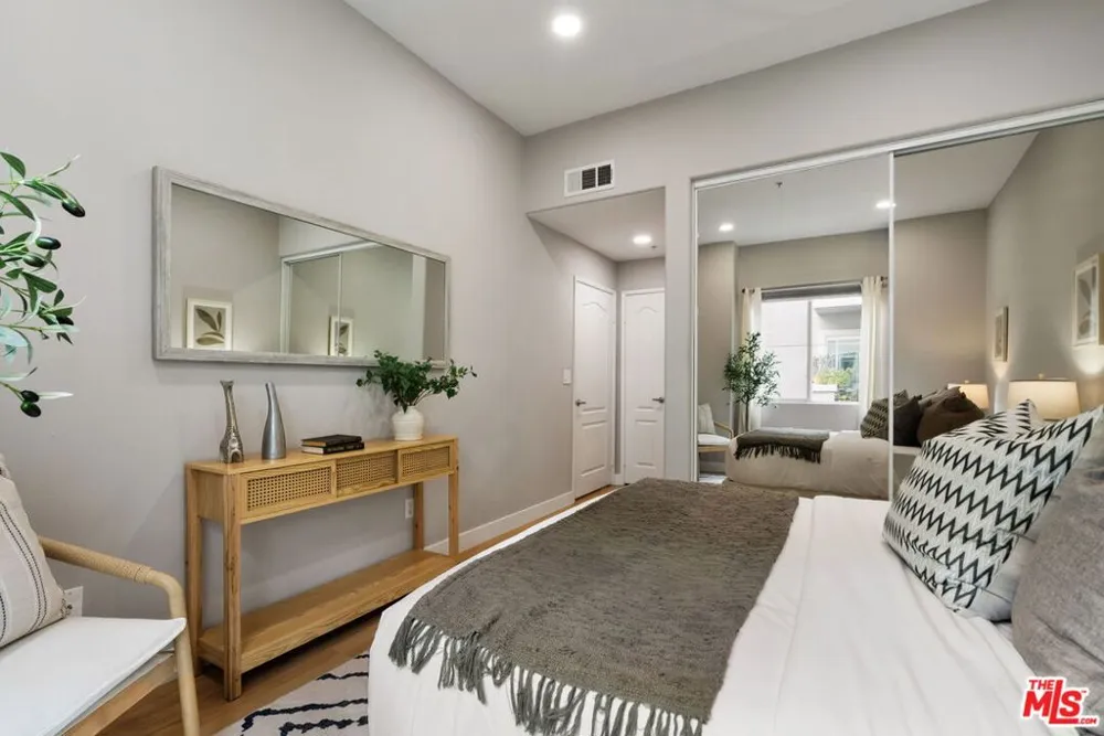 4060 Glencoe Avenue #307 Marina del Rey, CA 90292