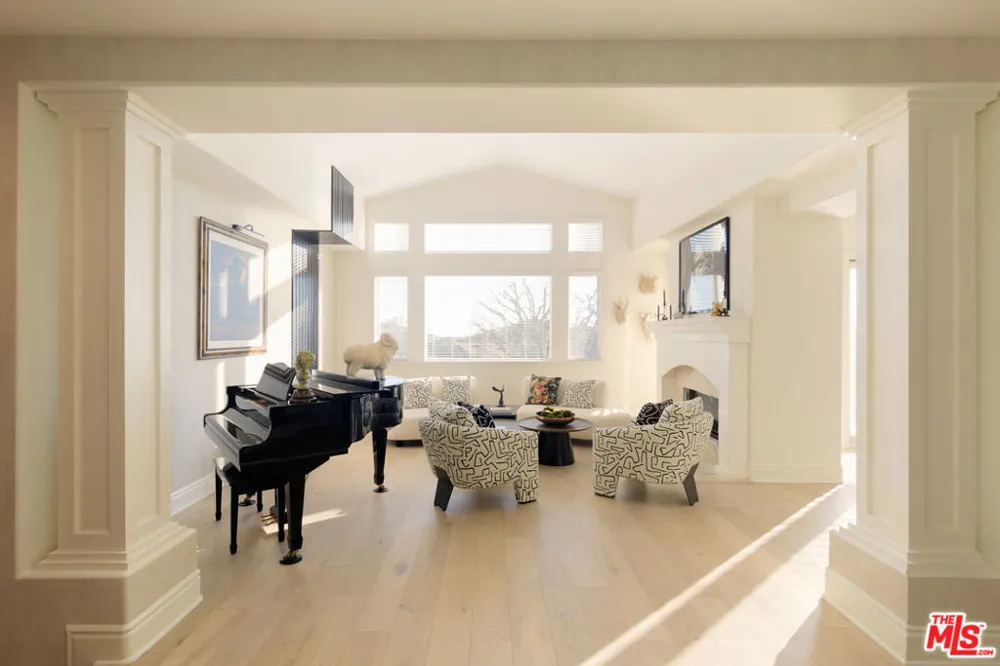 16671 Calle Brittany Pacific Palisades, CA 90272