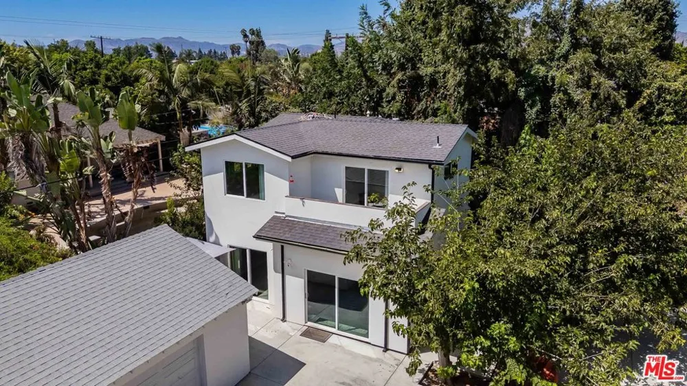 8461 Calvin Avenue Northridge, CA 91324