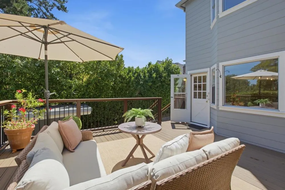 3723 Alameda De Las Pulgas Menlo Park, CA 94025