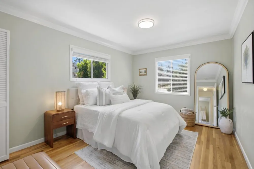 3723 Alameda De Las Pulgas Menlo Park, CA 94025