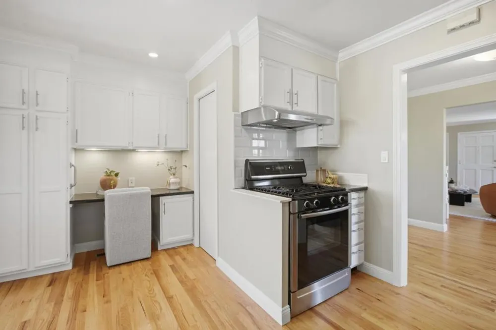 3723 Alameda De Las Pulgas Menlo Park, CA 94025
