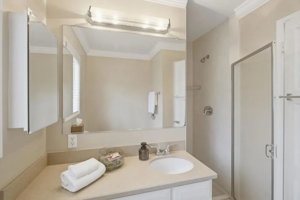 3723 Alameda De Las Pulgas Menlo Park, CA 94025