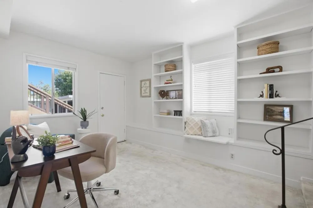 3723 Alameda De Las Pulgas Menlo Park, CA 94025