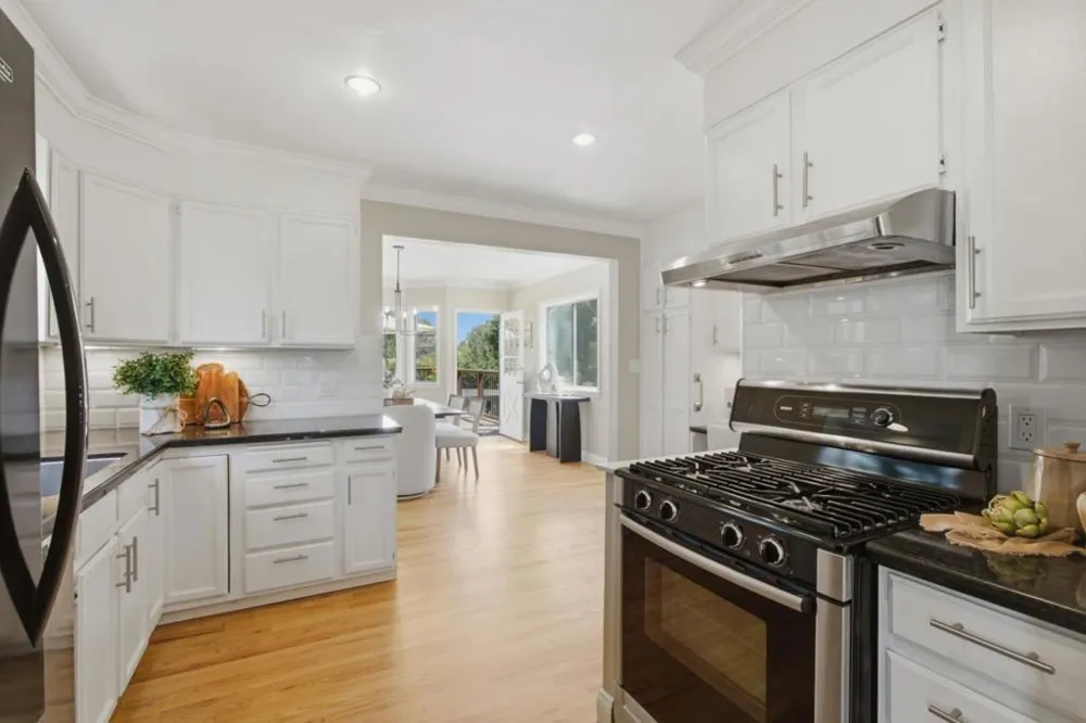 3723 Alameda De Las Pulgas Menlo Park, CA 94025