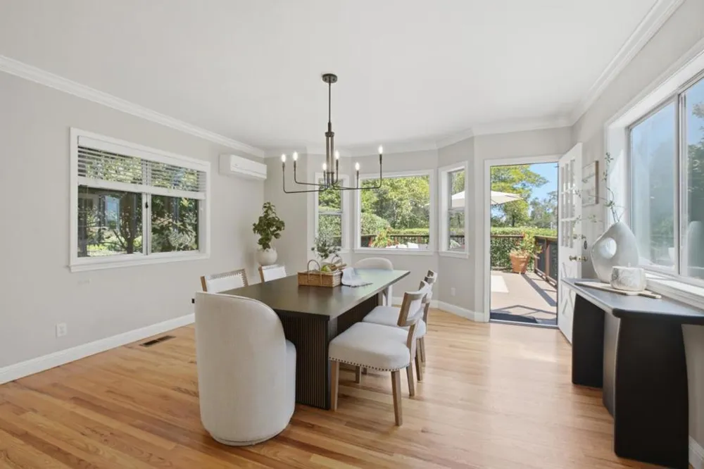3723 Alameda De Las Pulgas Menlo Park, CA 94025