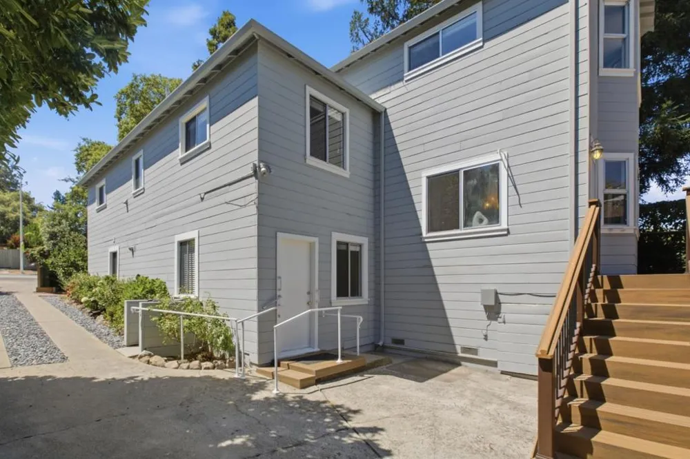 3723 Alameda De Las Pulgas Menlo Park, CA 94025