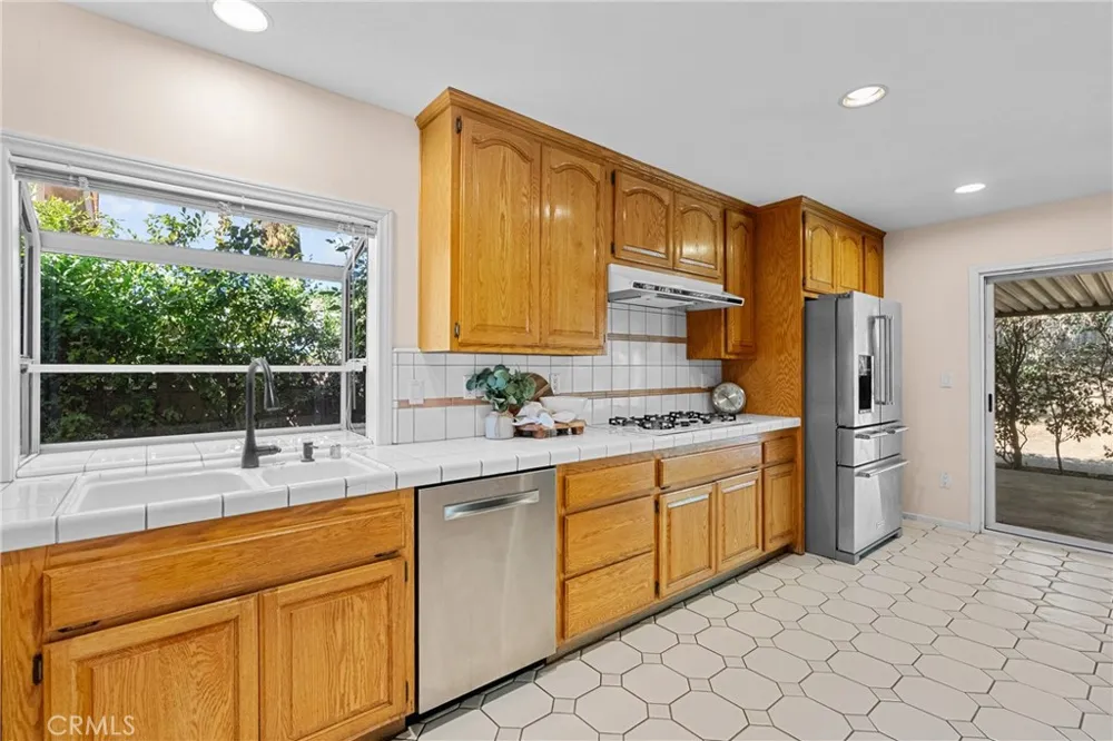 21153 Winterset Drive Saugus, CA 91350