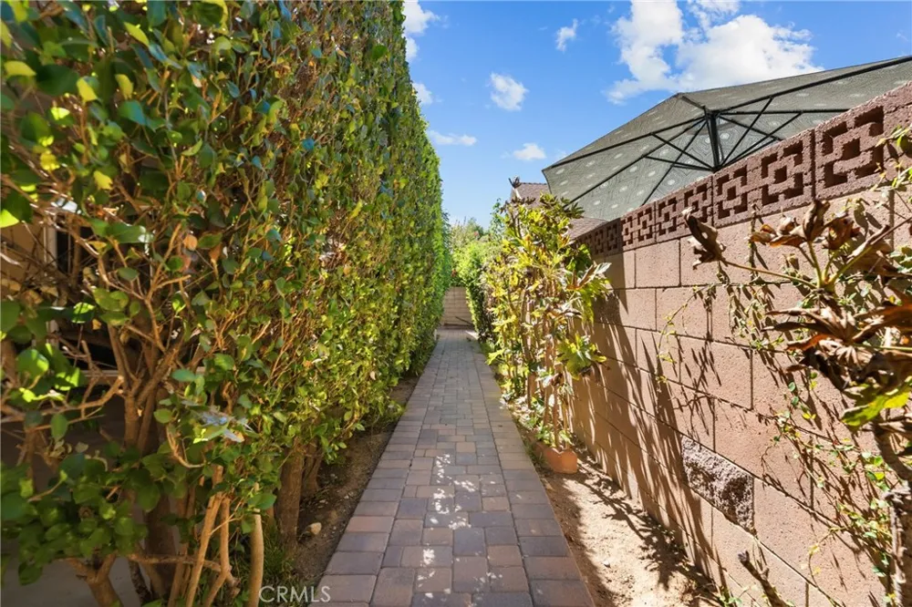 21153 Winterset Drive Saugus, CA 91350