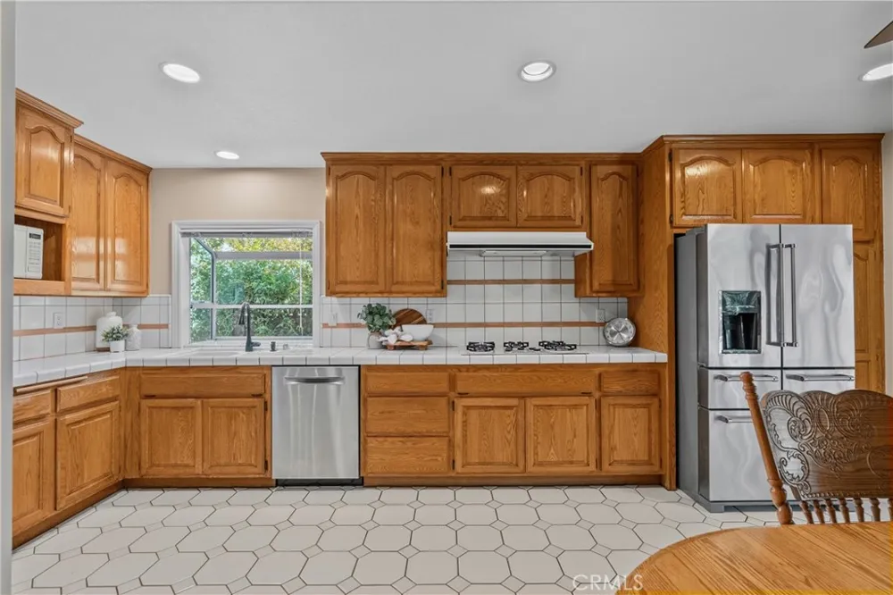 21153 Winterset Drive Saugus, CA 91350