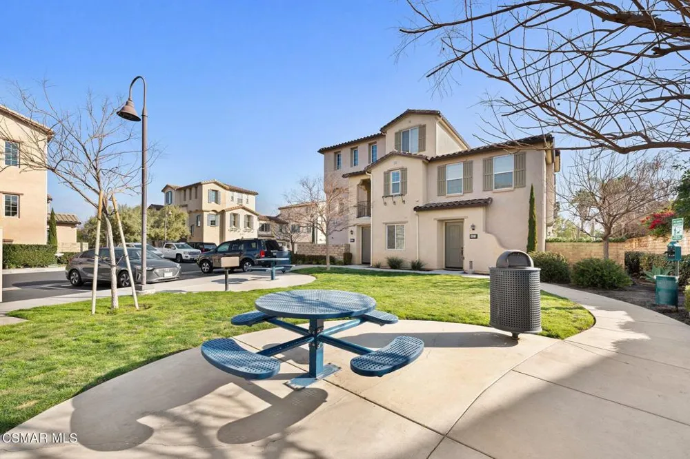 425 Stratus Lane #5 Simi Valley, CA 93065