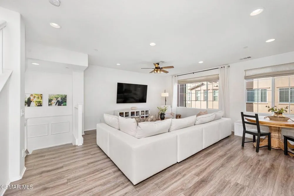 425 Stratus Lane #5 Simi Valley, CA 93065