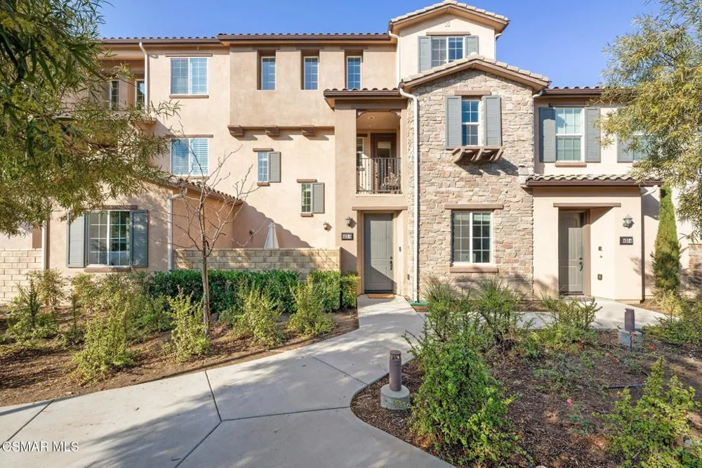 425 Stratus Lane #5 Simi Valley, CA 93065
