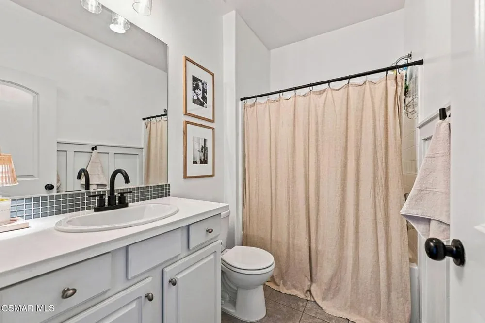 425 Stratus Lane #5 Simi Valley, CA 93065