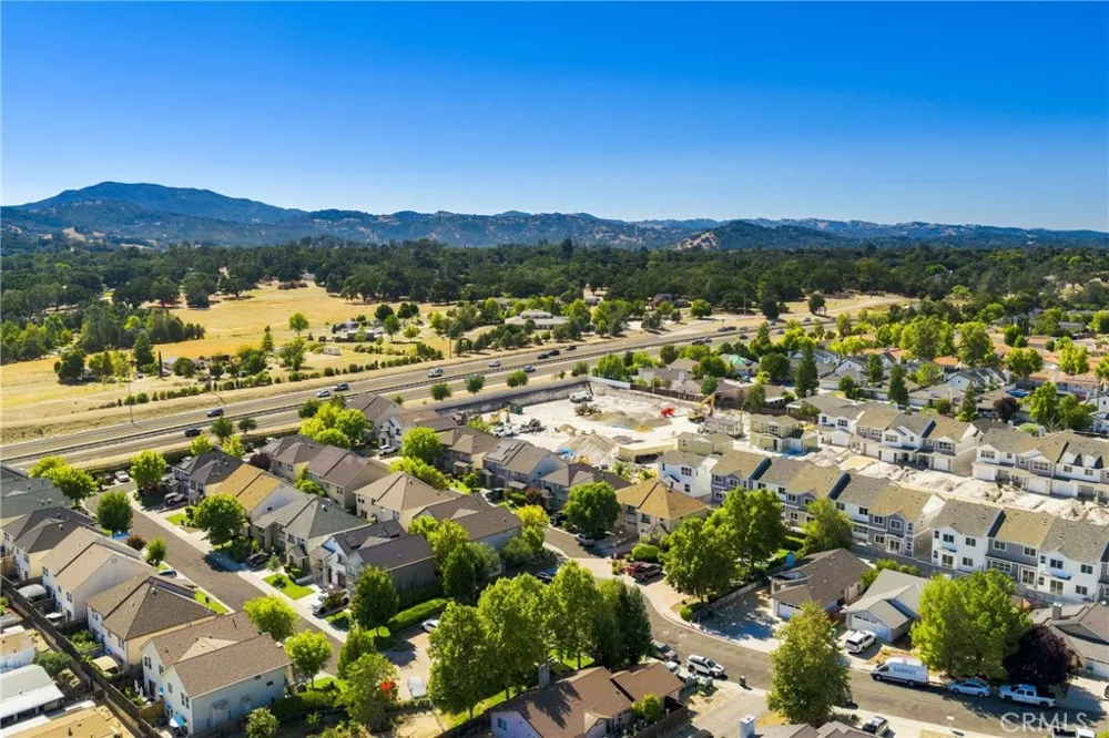 950 La Costa Court Atascadero, CA 93422