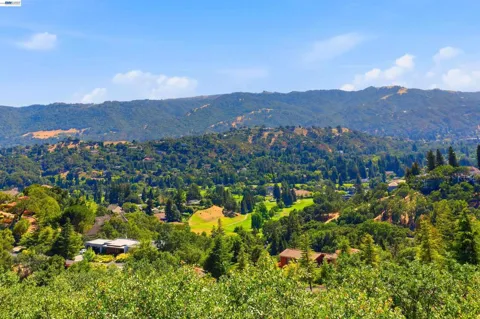 506 Oakshire Place