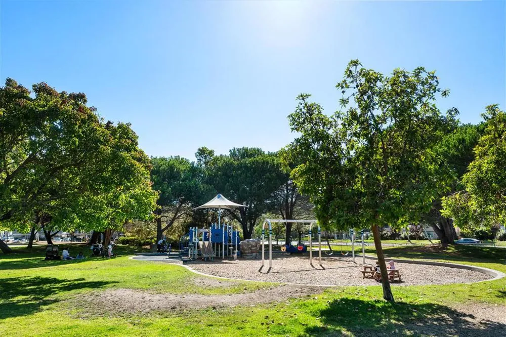 500 Baltic Circle #518 Redwood City, CA 94065