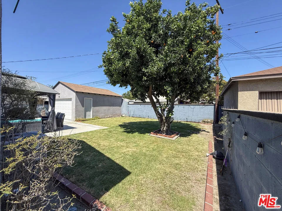 10930 Crossdale Avenue Downey, CA 90241
