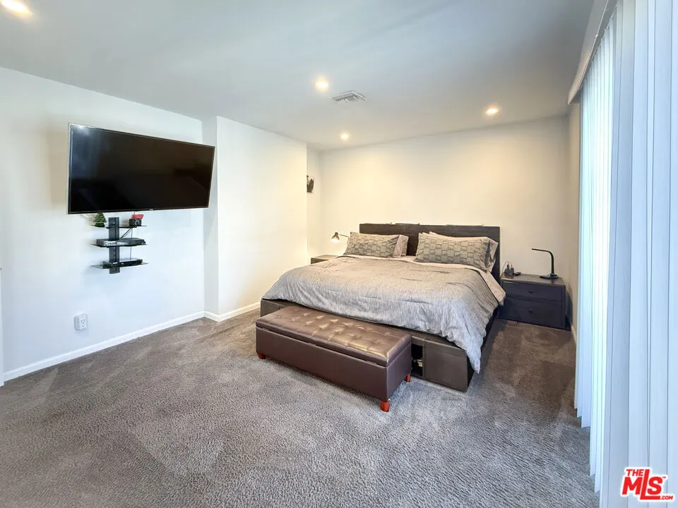 10930 Crossdale Avenue Downey, CA 90241