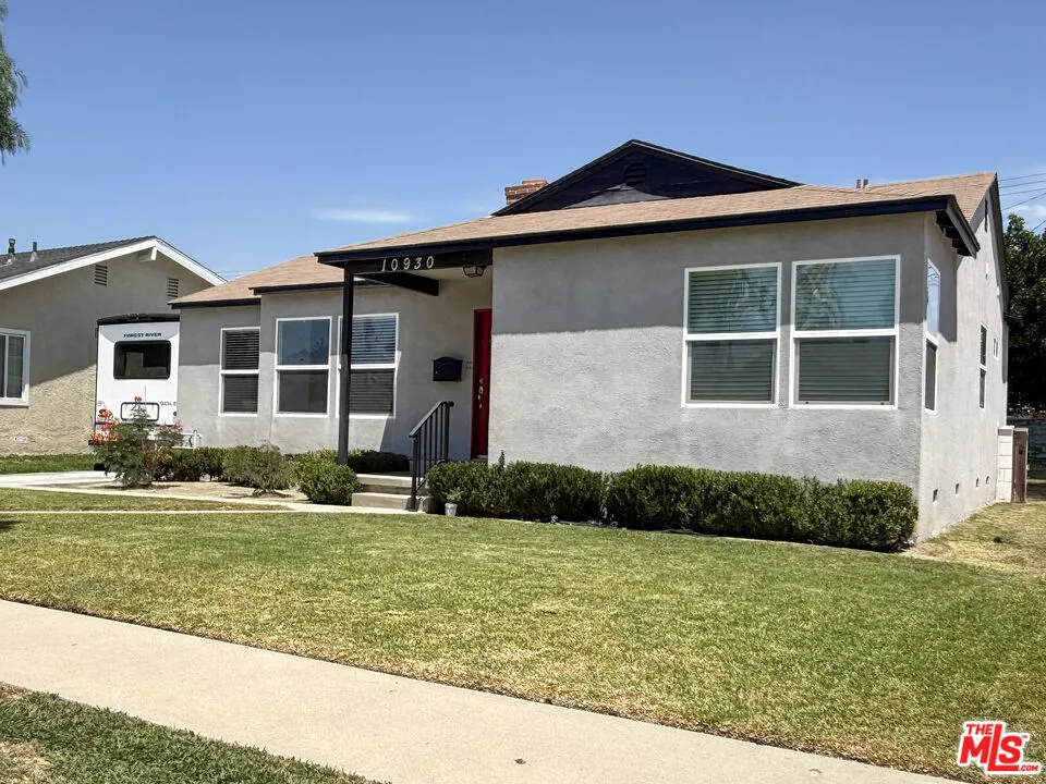 10930 Crossdale Avenue Downey, CA 90241