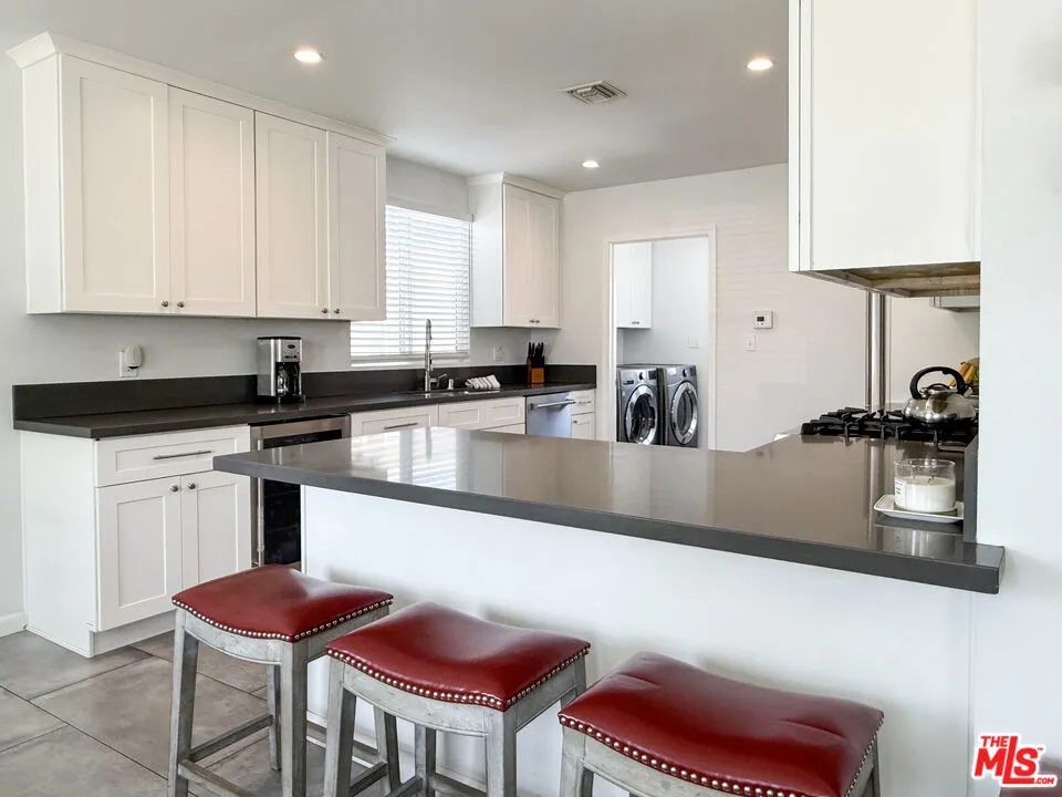 10930 Crossdale Avenue Downey, CA 90241