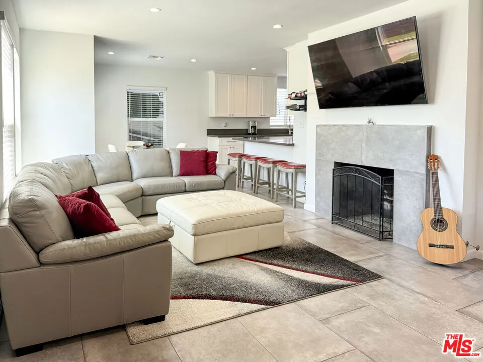 10930 Crossdale Avenue Downey, CA 90241