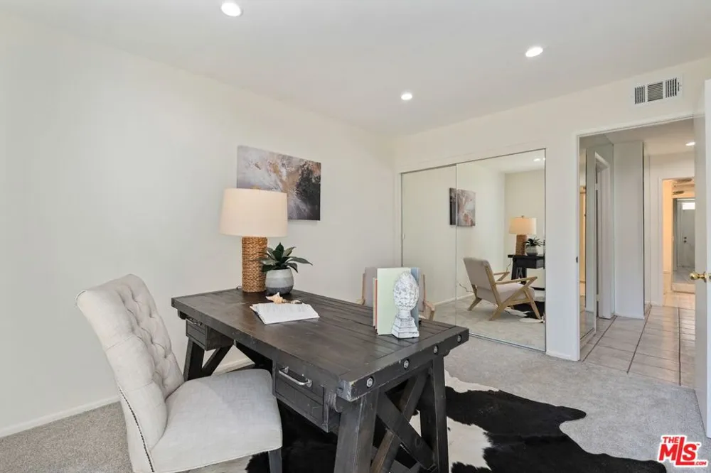 17253 Palisades Circle Los Angeles, CA 90272