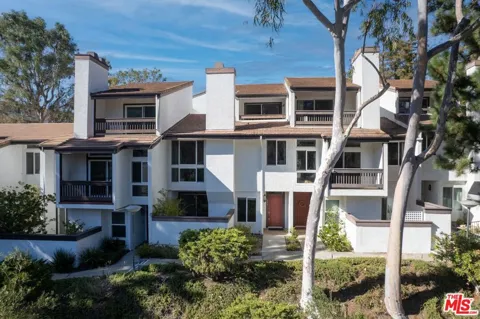 17253 Palisades Circle