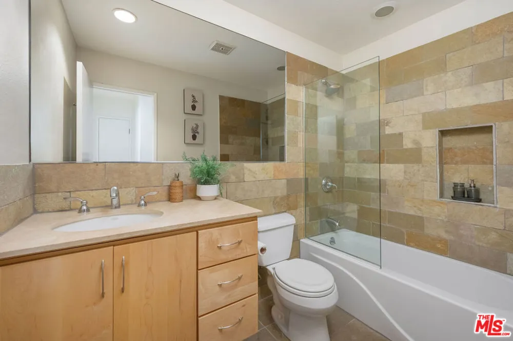 5007 Stoney Creek Road #429 Culver City, CA 90230